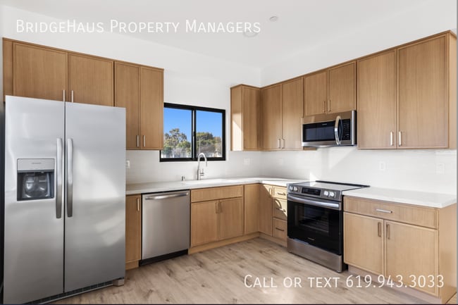 Building Photo - 3248 Clairemont Dr