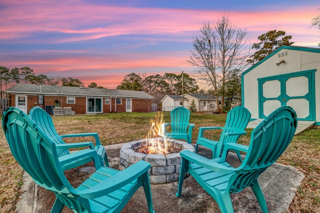 Building Photo - 601 Rheims Way