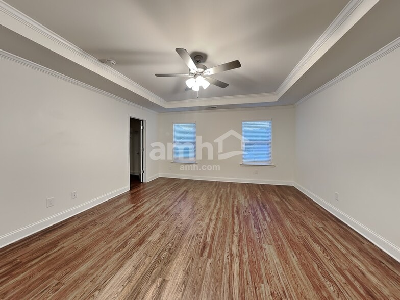 Building Photo - 421 Levon Ct