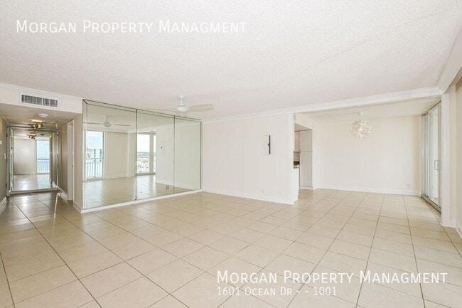 Building Photo - 1601 Ocean Dr S
