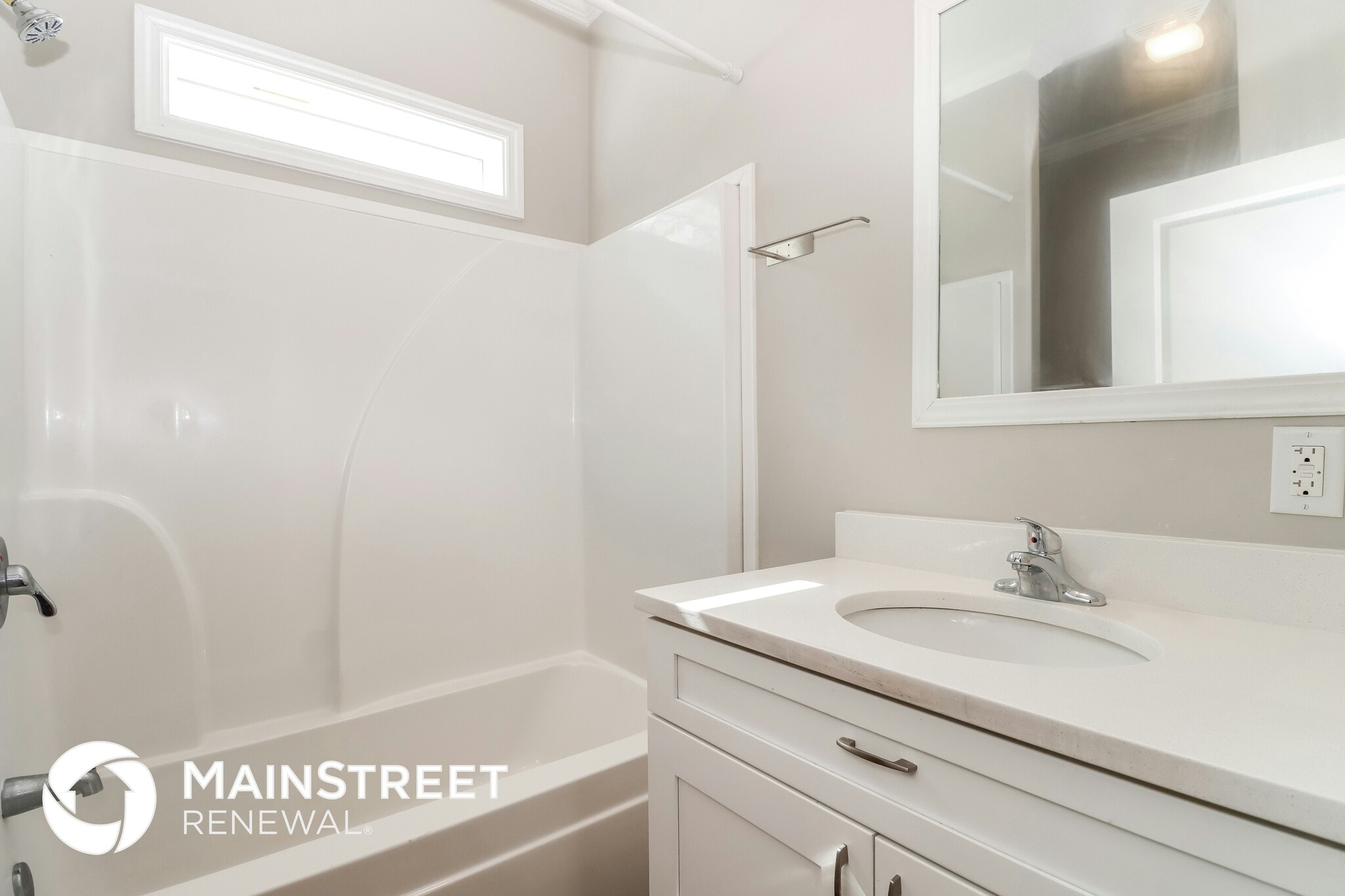 Building Photo - 1701 16th Ave S