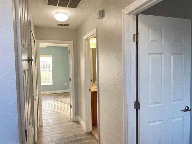 Building Photo - Newly Renovated 2bd/2.5ba in Amber Pointe ...