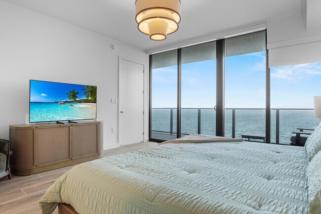 Building Photo - 900 N Ocean Blvd