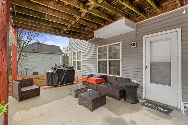 Building Photo - 40 Pine Shadow Cir