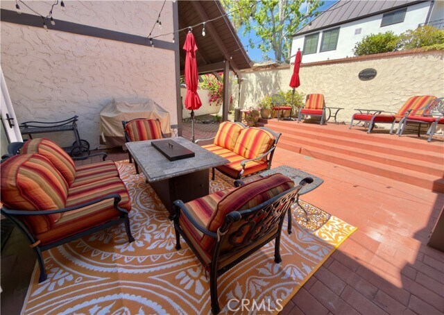 Building Photo - 327 Aster St