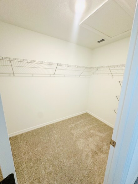 Building Photo - 9441 Cannon Bch Dr