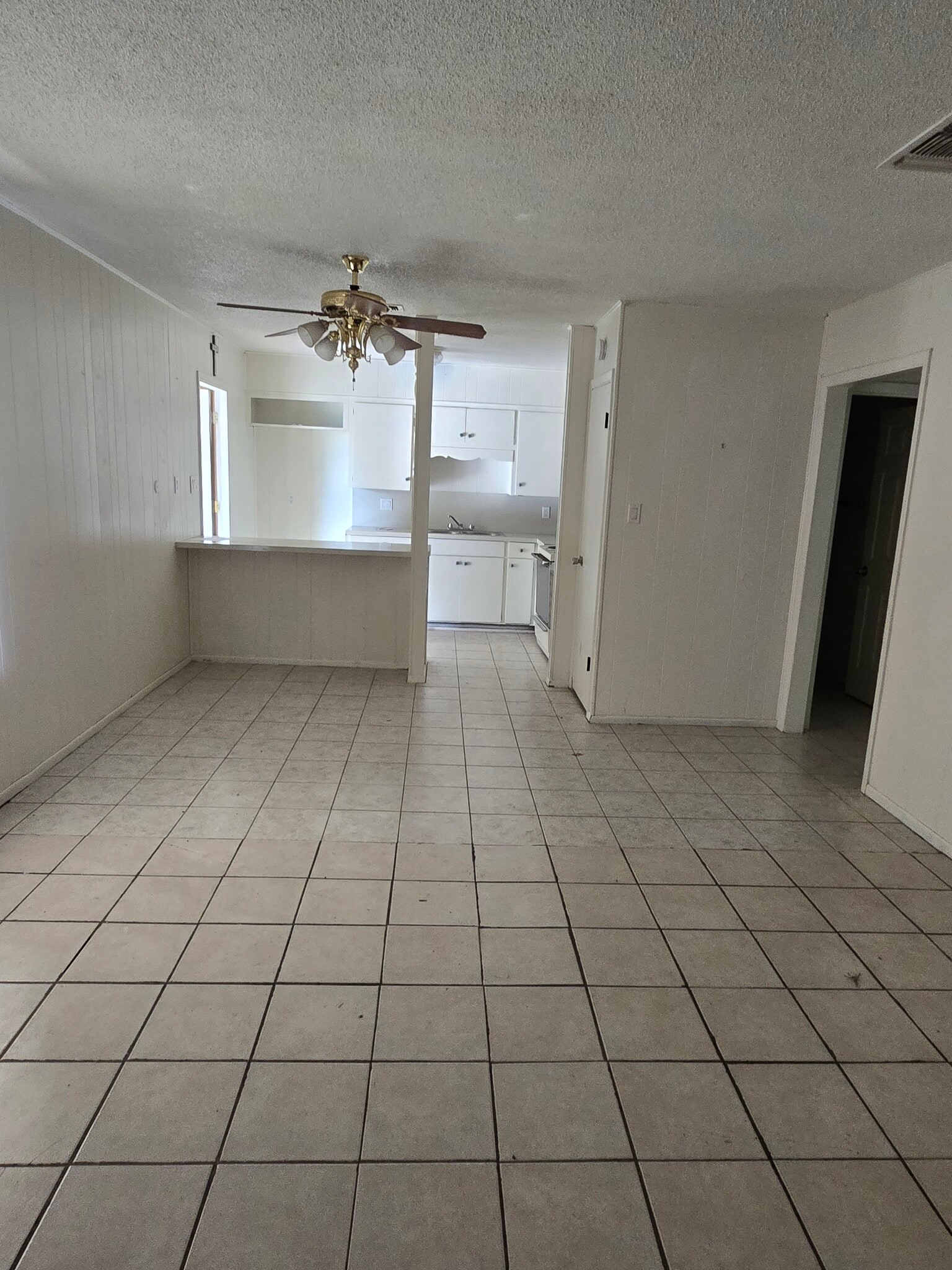 Building Photo - 923 Eikel St