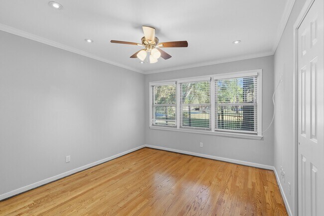 Building Photo - 3338 Prospect St