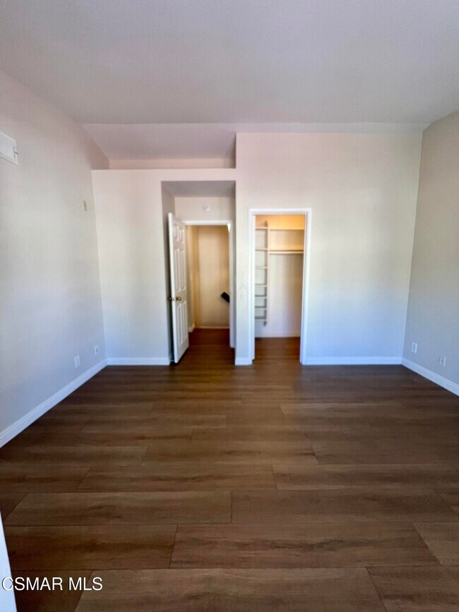 Building Photo - 5798 Oak Bank Trail