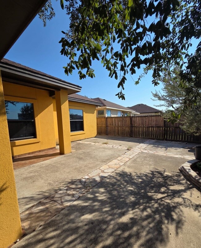 Building Photo - 3107 Conde Dr