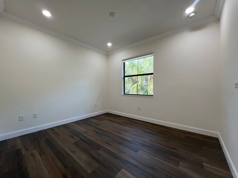 Building Photo - 3390 NW 125th Ave