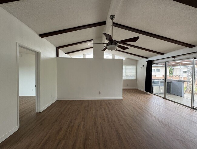 Building Photo - 4 Bedroom / 2 Bathroom home for rent