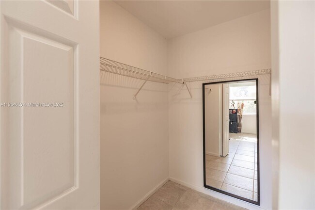 Building Photo - 2235 SE 6th Ct