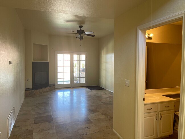 Building Photo - 2246 Sisley Pl