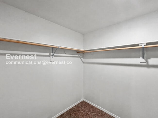 Building Photo - 1517 Ridgefield Cir