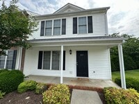 Building Photo - 3-bedroom, 3.5-bathroom nestled in Wyndhurst VA.
