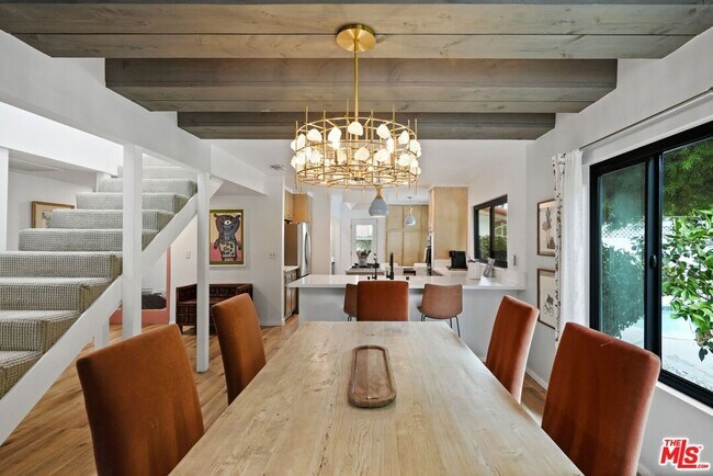 Building Photo - 6558 Lasaine Ave