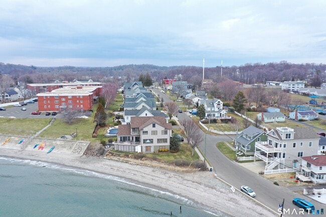 Building Photo - 185 Melba St