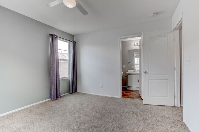 Building Photo - 27 Hudson Canyon St