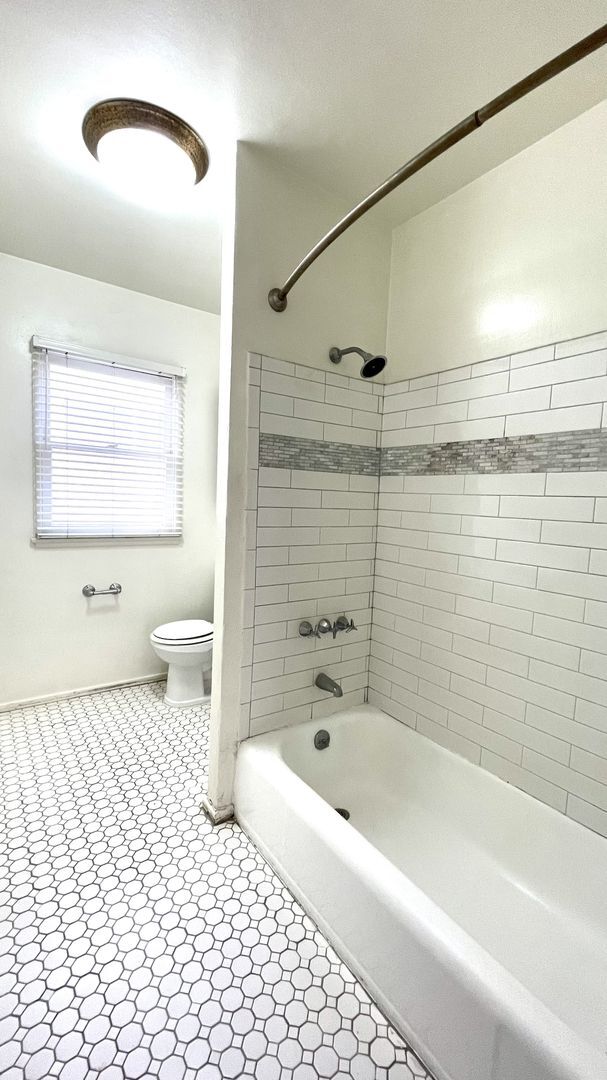 Building Photo - 14830 Dickens St