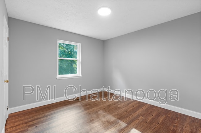 Building Photo - 876 Childress Hollow Rd