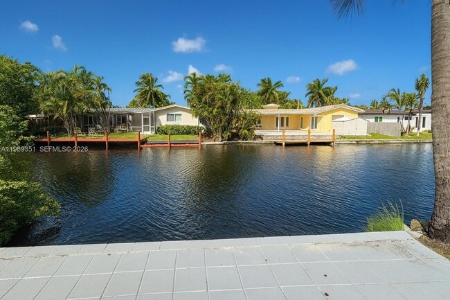 Building Photo - 3801 NE 16th Terrace