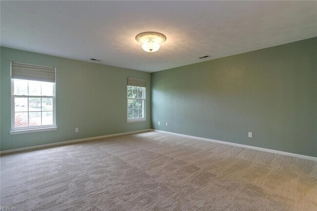 Building Photo - 2337 Upper Greens Pl