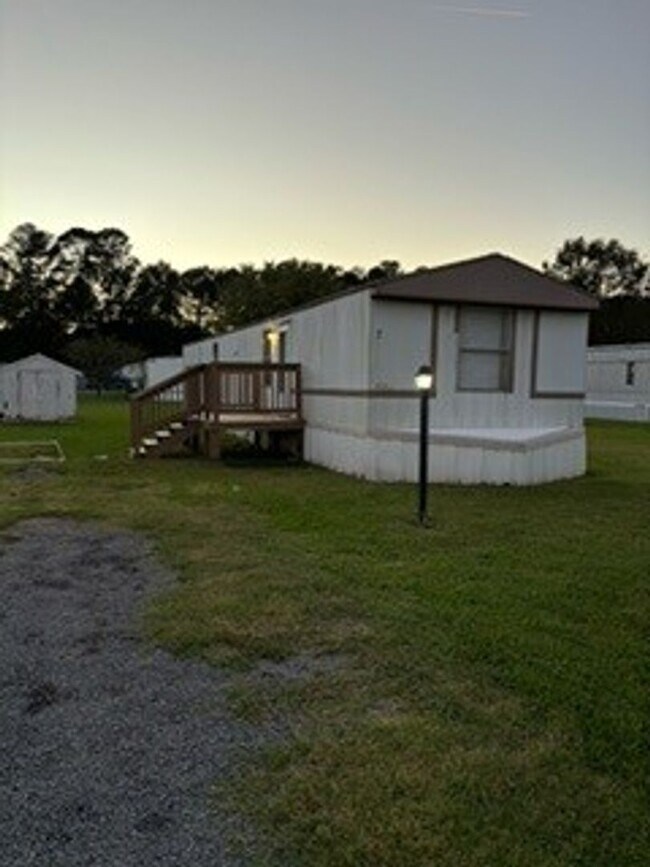Primary Photo - 3 bedroom mobile home