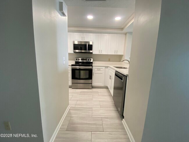 Building Photo - 275 1st St S