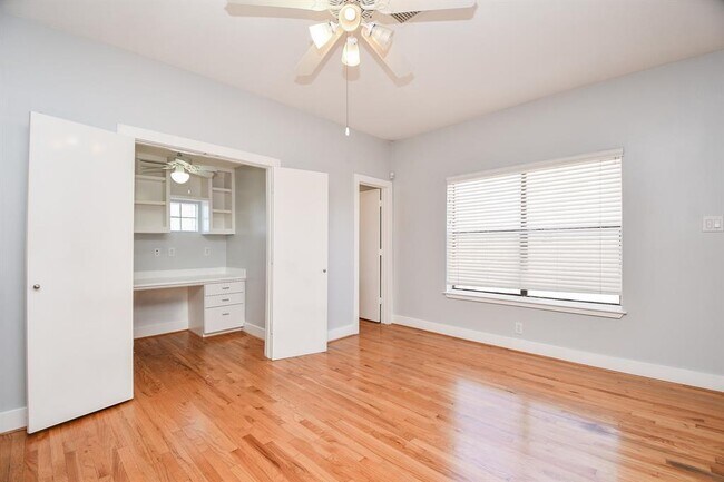 Building Photo - 9711 Marlive Ln