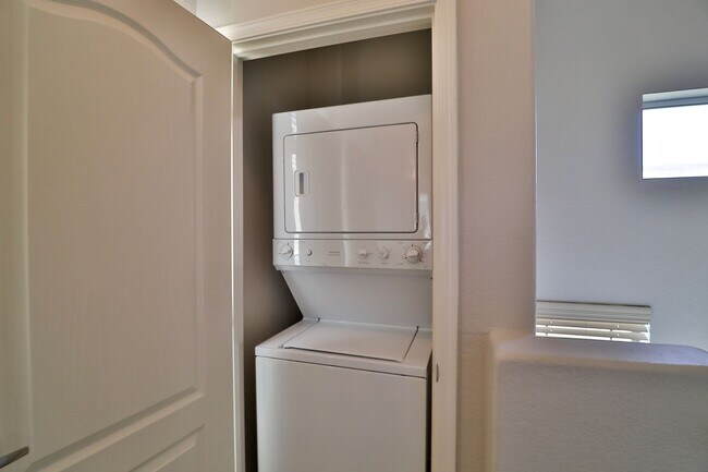 Building Photo - Furnished 2 bed / 2.5 bath Gilbert Condo i...