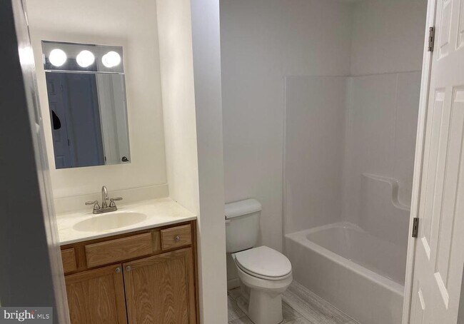 Building Photo - 277 Bondsville Rd