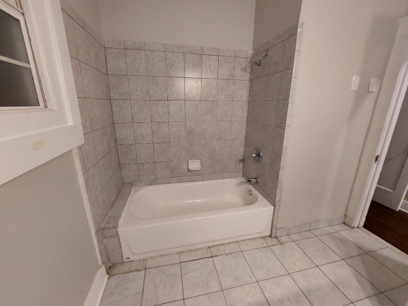 Building Photo - 2413 Painters St