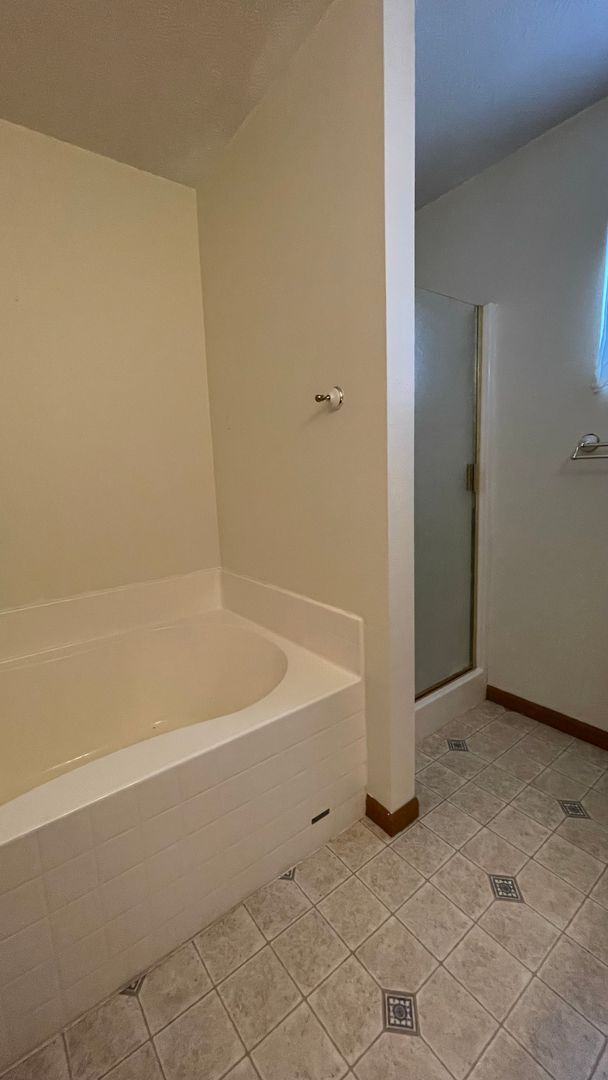 Building Photo - 205 S Furlong Dr