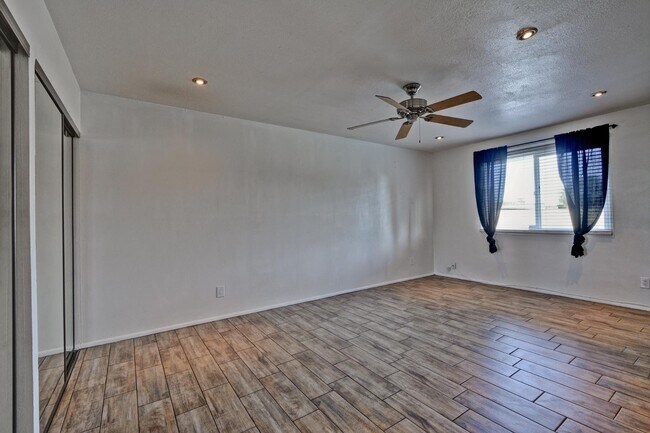 Building Photo - 3344 W Yucca St