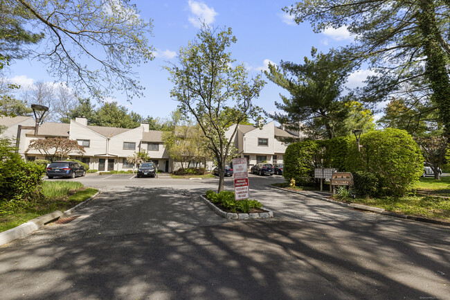 Building Photo - 1 Horizon Dr