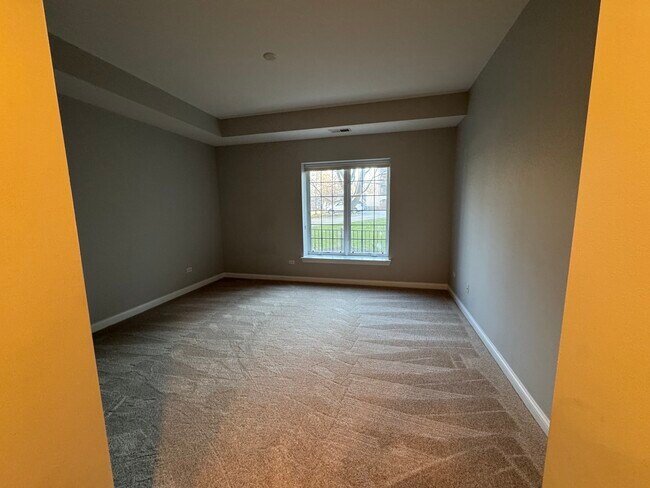 Building Photo - 1800 Amberley Ct