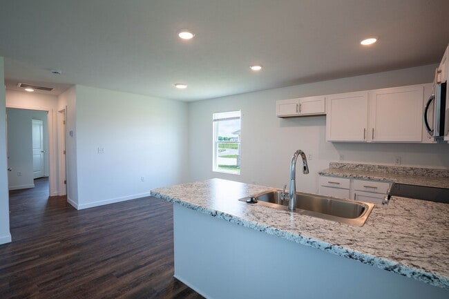 Building Photo - Brand new 3 bedroom home - Bolivar, MO