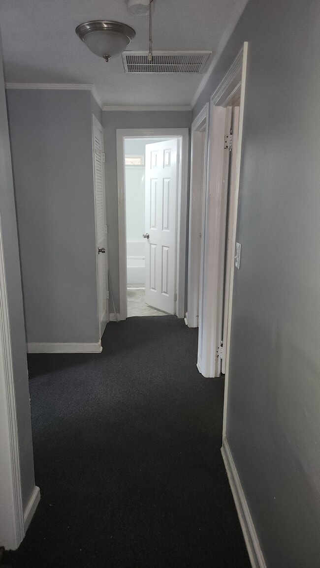 Building Photo - 817 Perry Dr