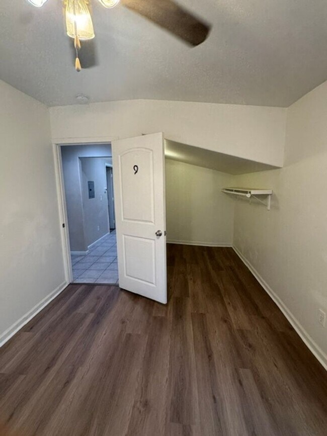 Building Photo - 1153 W 37th Pl