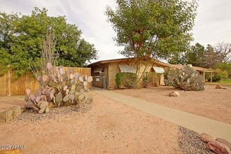 Building Photo - 6944 E Earll Dr