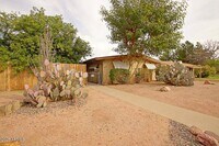 Building Photo - 6944 E Earll Dr