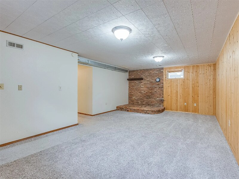 Building Photo - 125 Sherry Ln