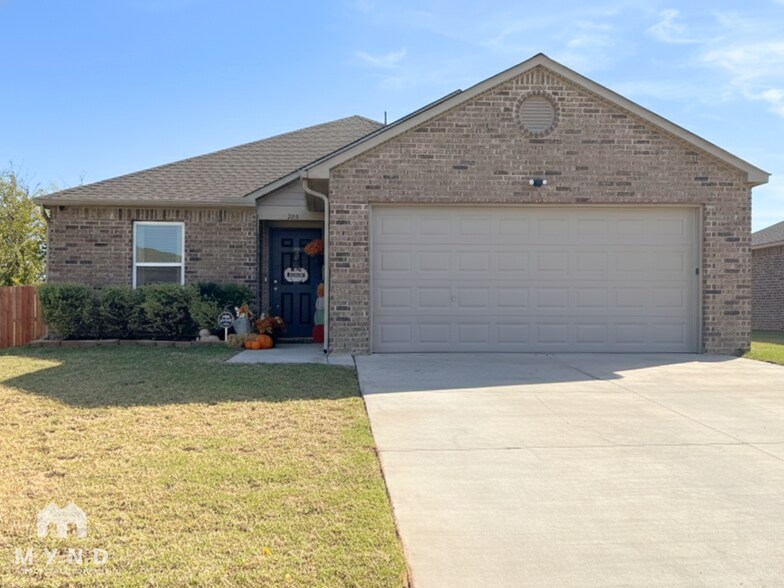 Primary Photo - 726 W Lola Dr