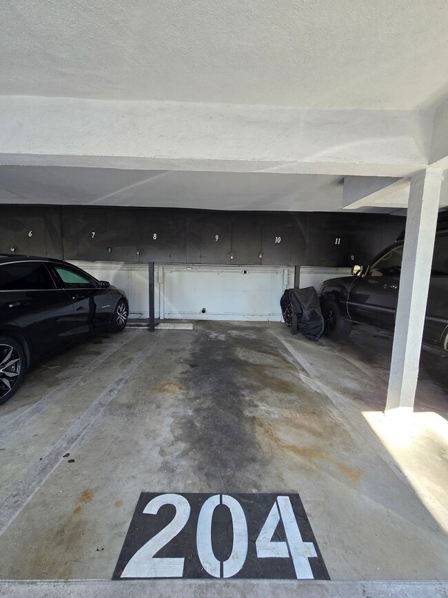 Building Photo - For Rent – 2 Bedroom | 1.5 Bathroom Townho...