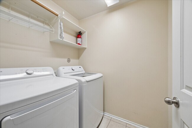 Building Photo - 341 Capella Oaks Ln