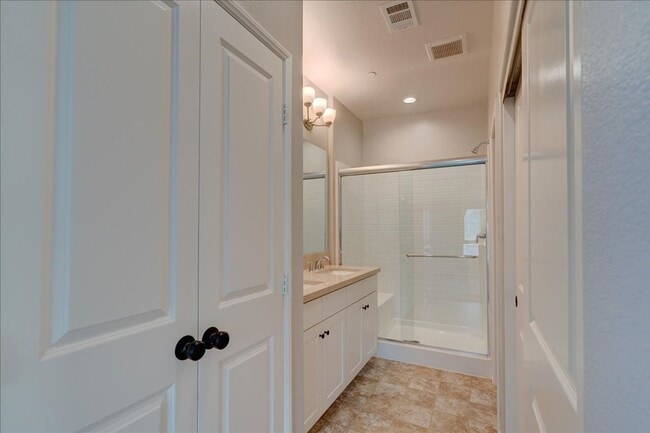 Building Photo - Modern, Energy Efficient & New 3 BD/3BA + Loft Townhome