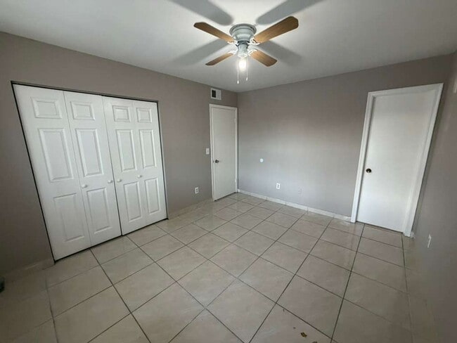 Building Photo - NICE UNIT FOR RENT!!! 2/2 EXCELLENT LOCATION!!