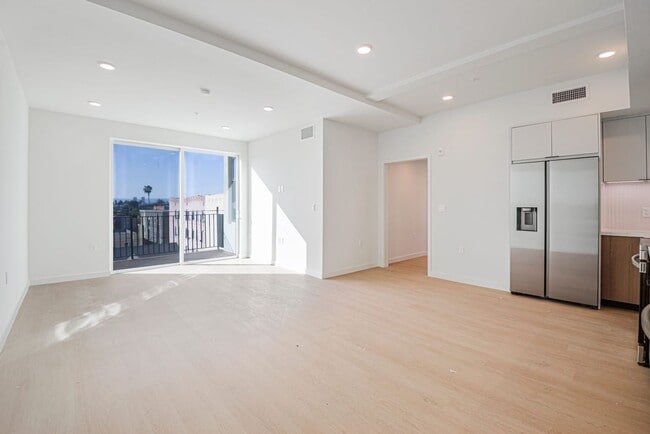 Building Photo - Welcome to the Gramercy
