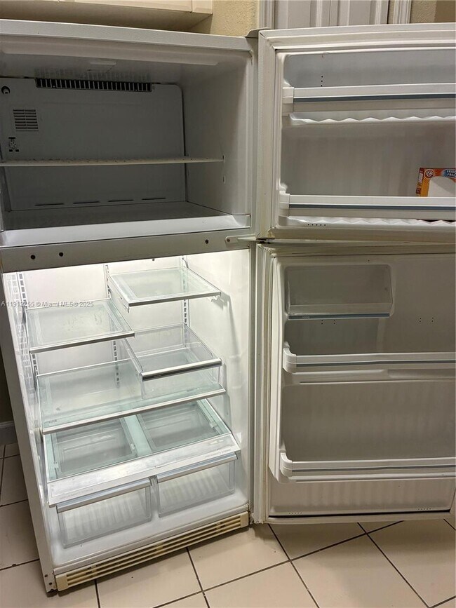 Building Photo - 1666 SE 27th Ct